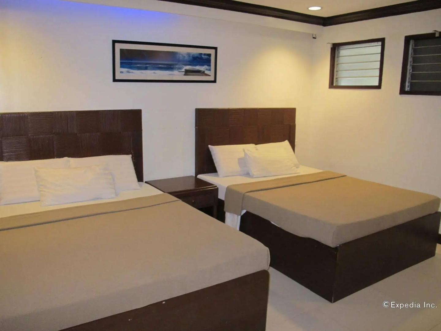 BlueFins Resort