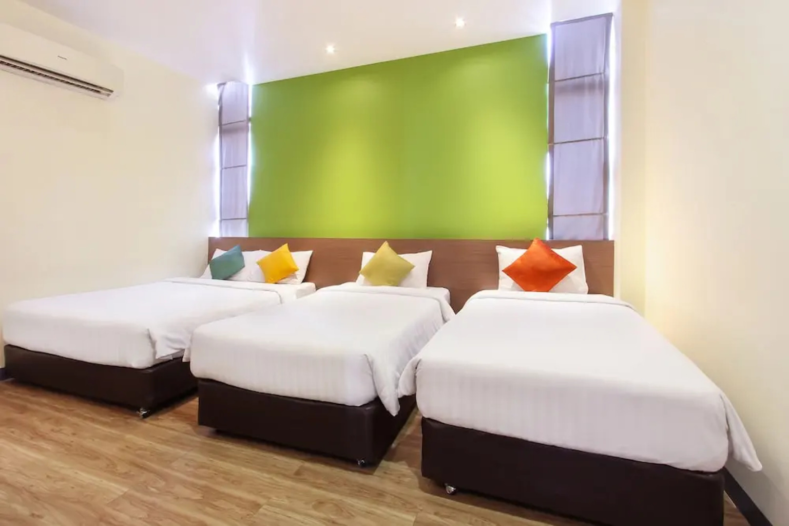 D Varee Xpress Makkasan