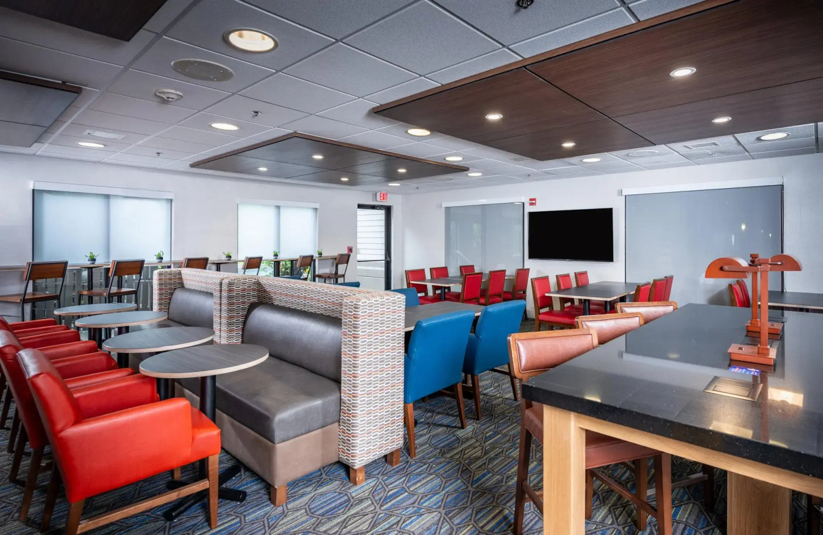 Holiday Inn Express Newport North - Middletown by IHG