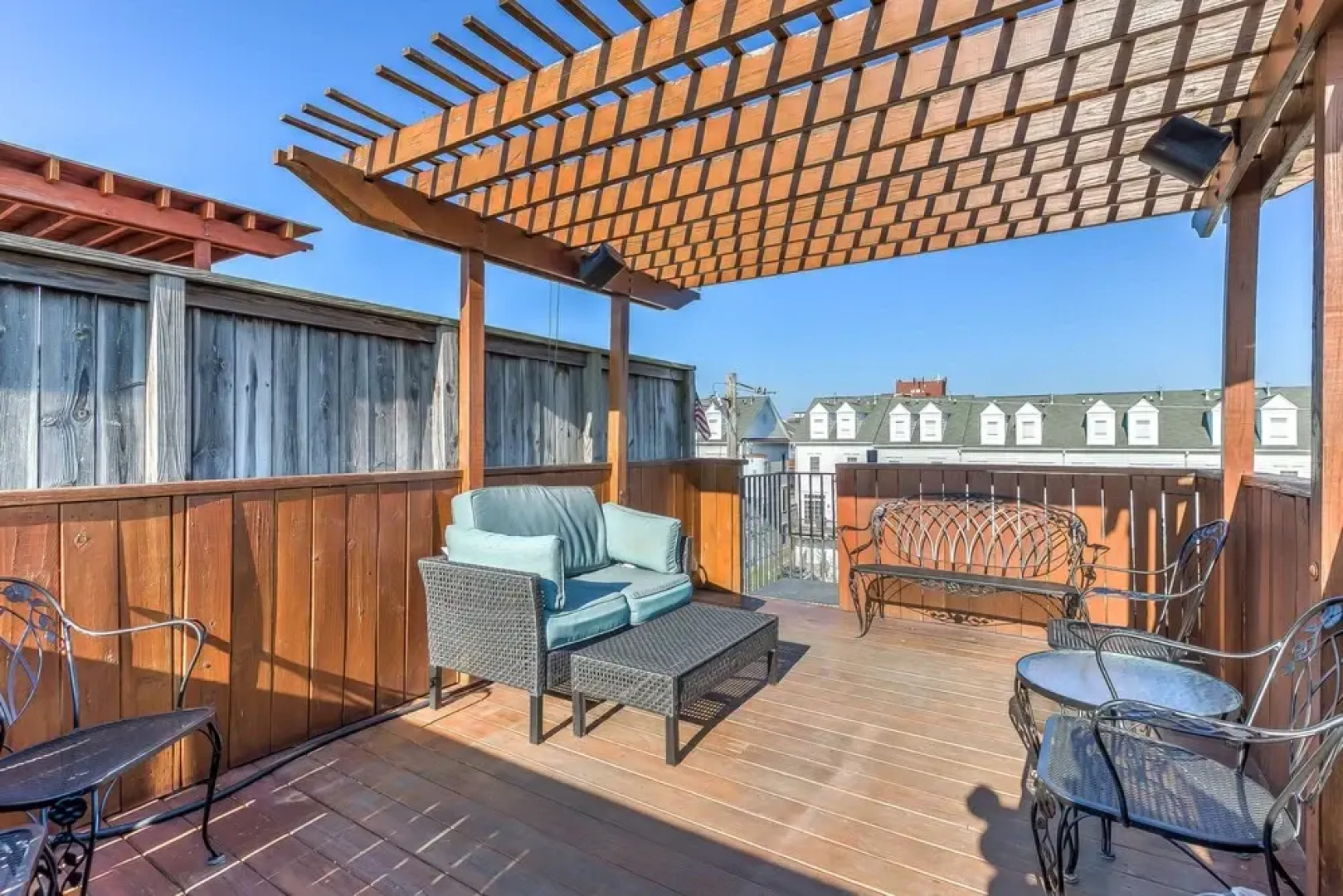 Upscale Home W/rooftopdeck&parking Near Stadiums