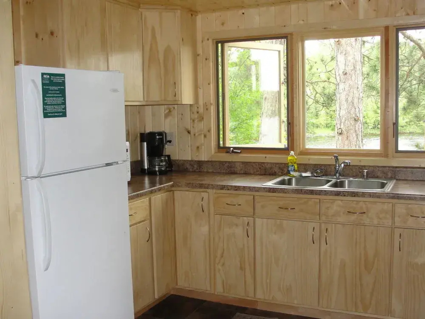 Pine Point Lodge, Resort & Motel