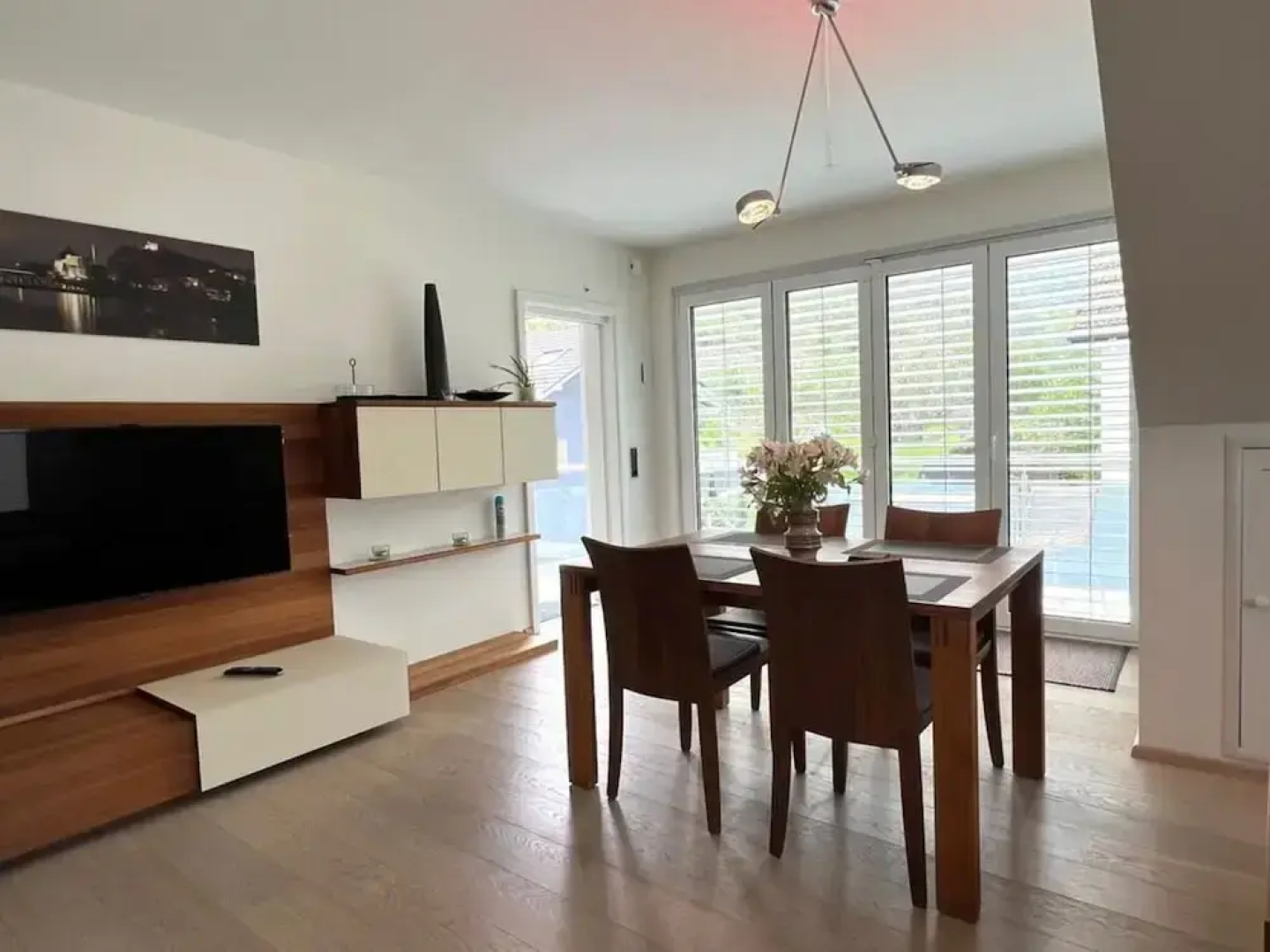 Savoir Vivre Modern Retreat