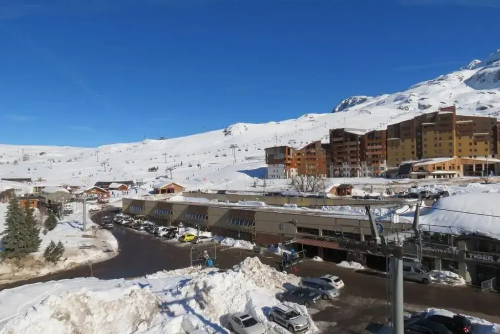 33m top floor flat - next to the sloap in a nice residence #AH8