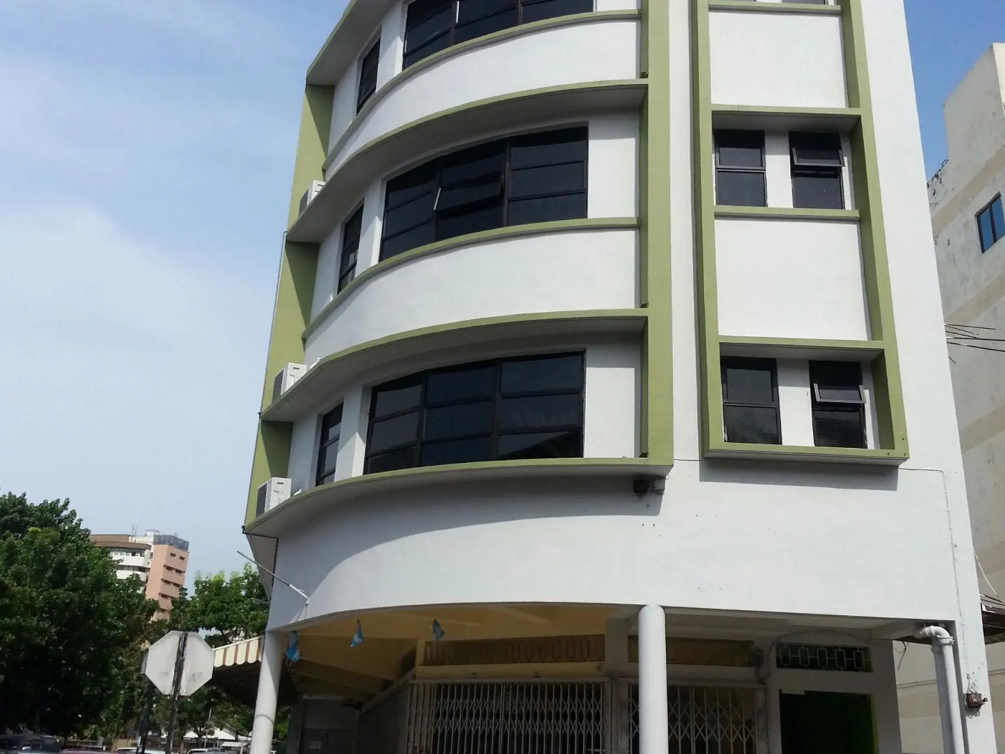 Merlin Hotel