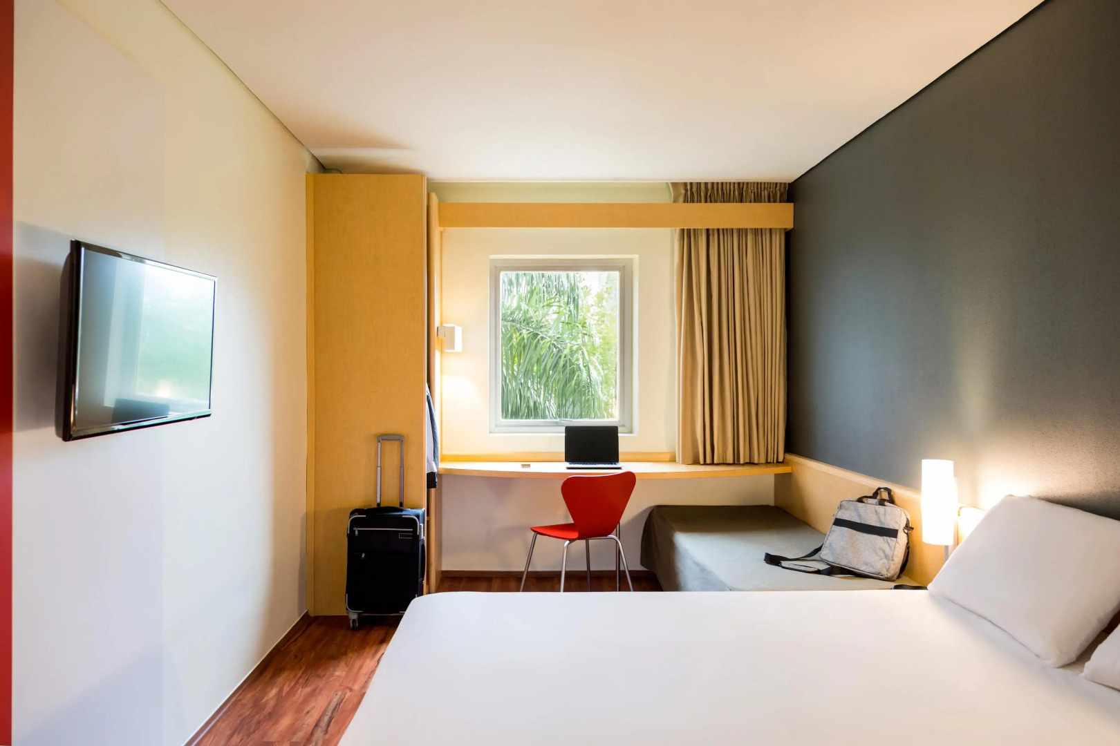 ibis Monterrey Valle