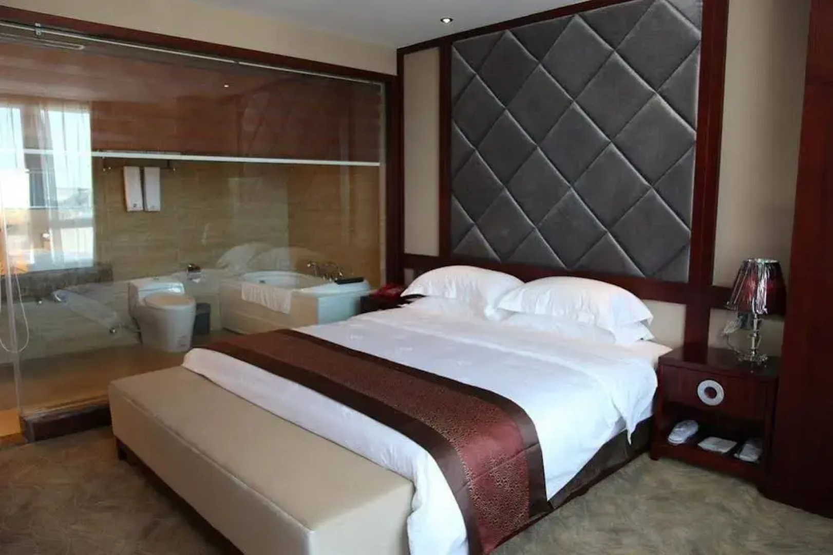 Tiancheng Holiday Hotel (Nanchong Renmin Garden)