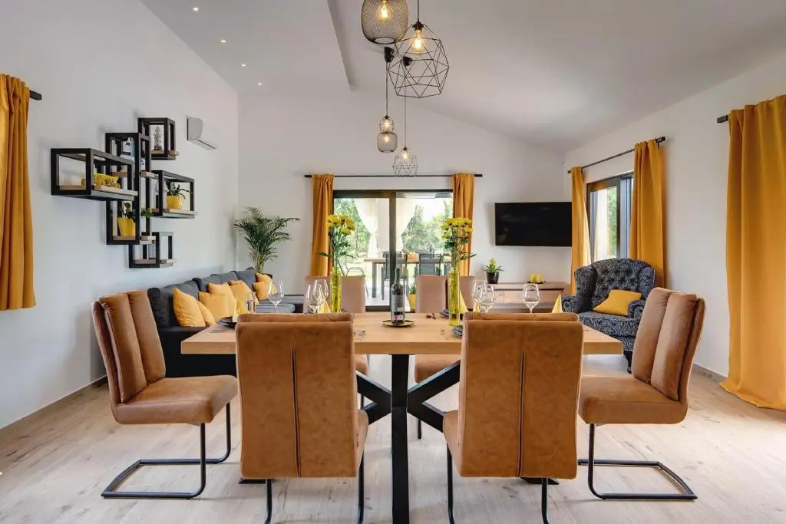 Radola Residence
