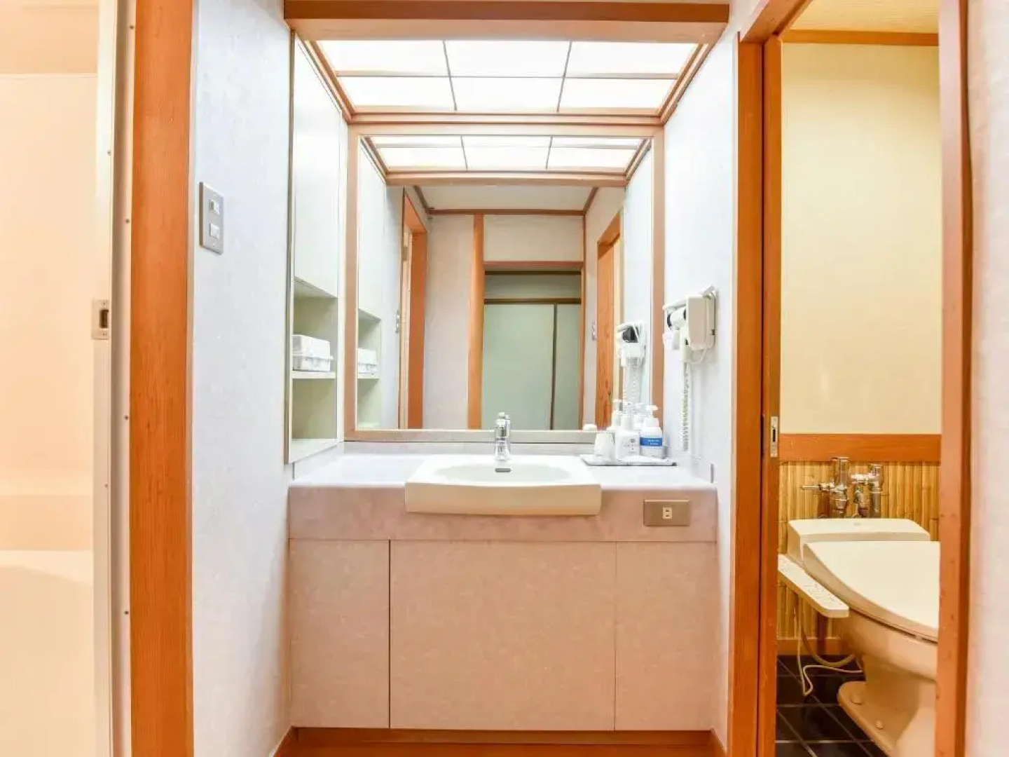 Nekonaki Onsen Shikibu No Yakata Izutsuya
