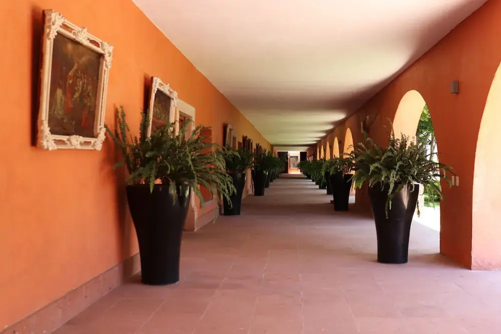 El Diezmo Hotel