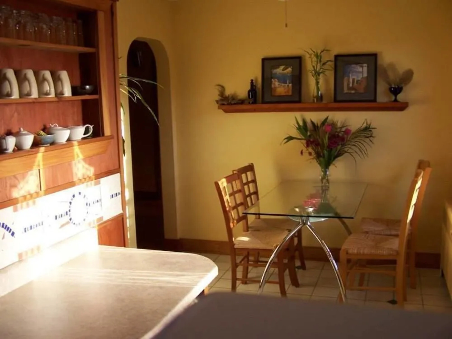 Artisan Upstairs Guesthouse