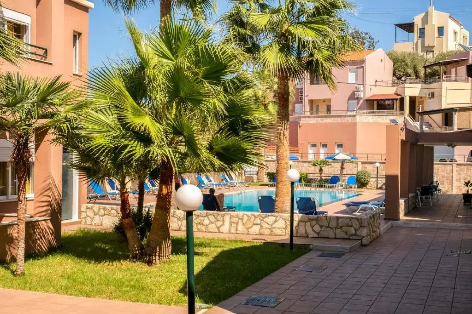 Theos Holidays Apartments