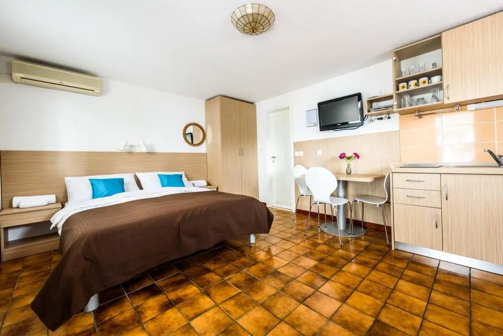 Apartments & Rooms Matos