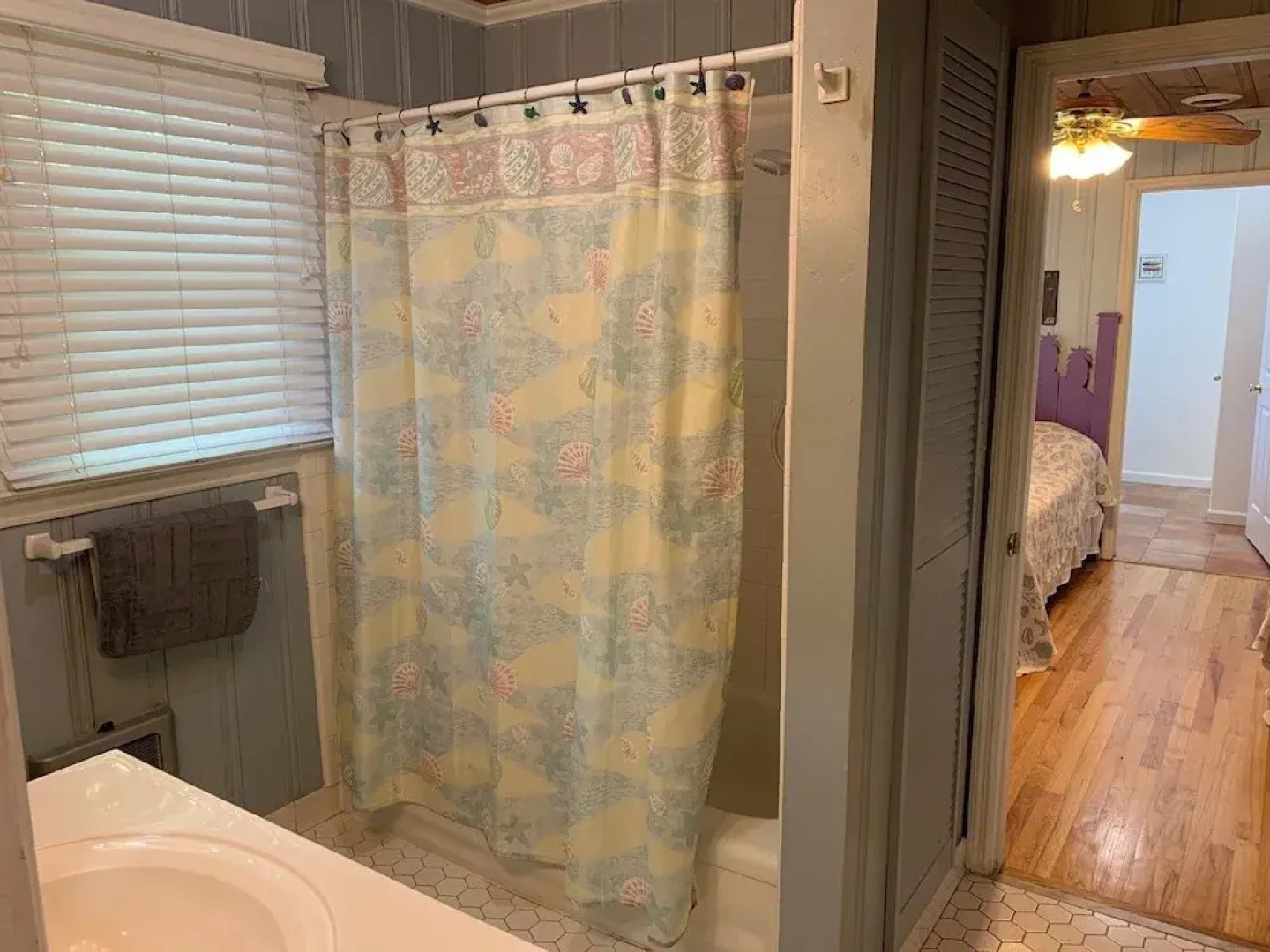 Carriage House #64613 4 Bedrooms 3 Bathrooms Home