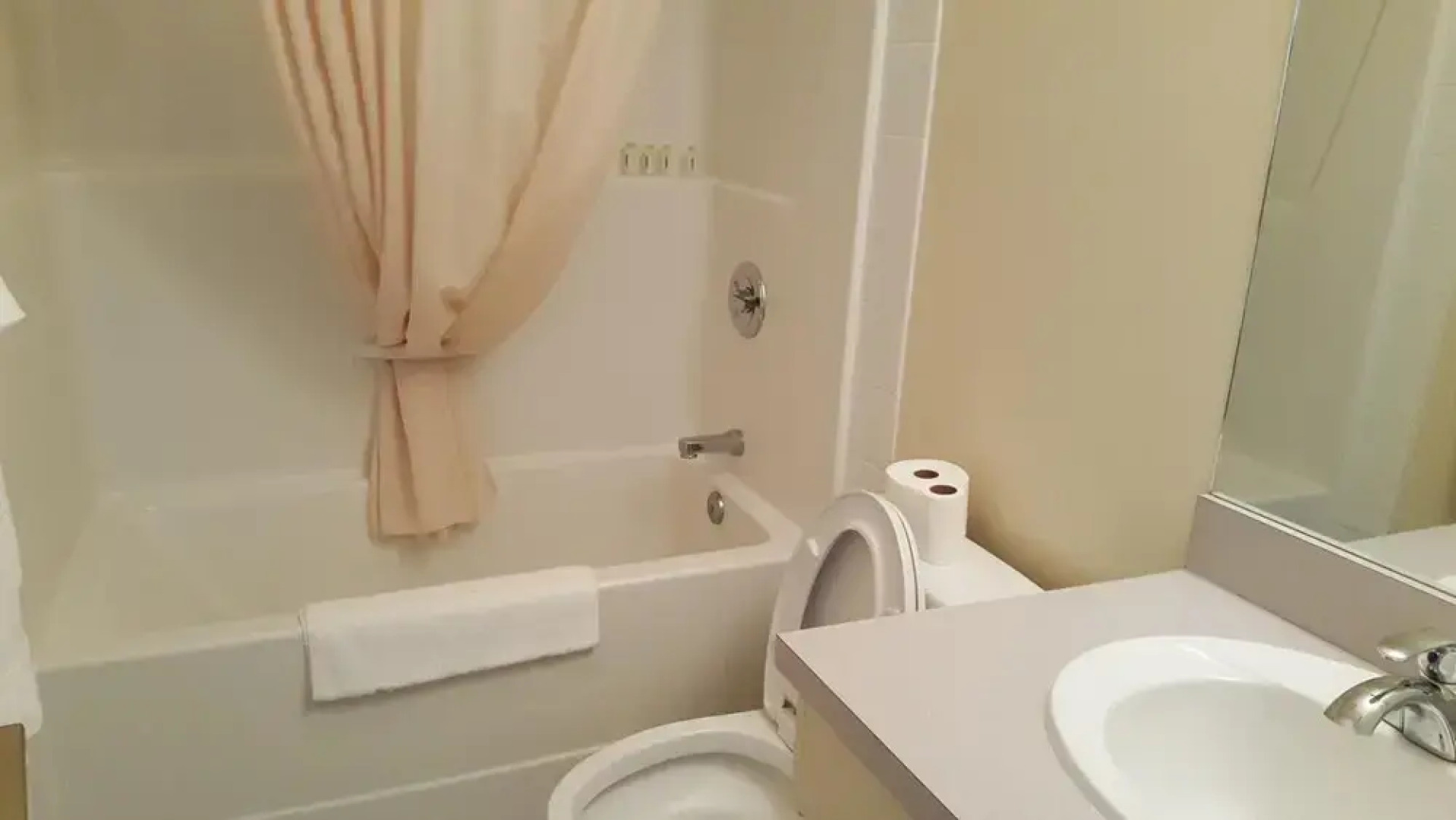 waintel studio-wainwright motel