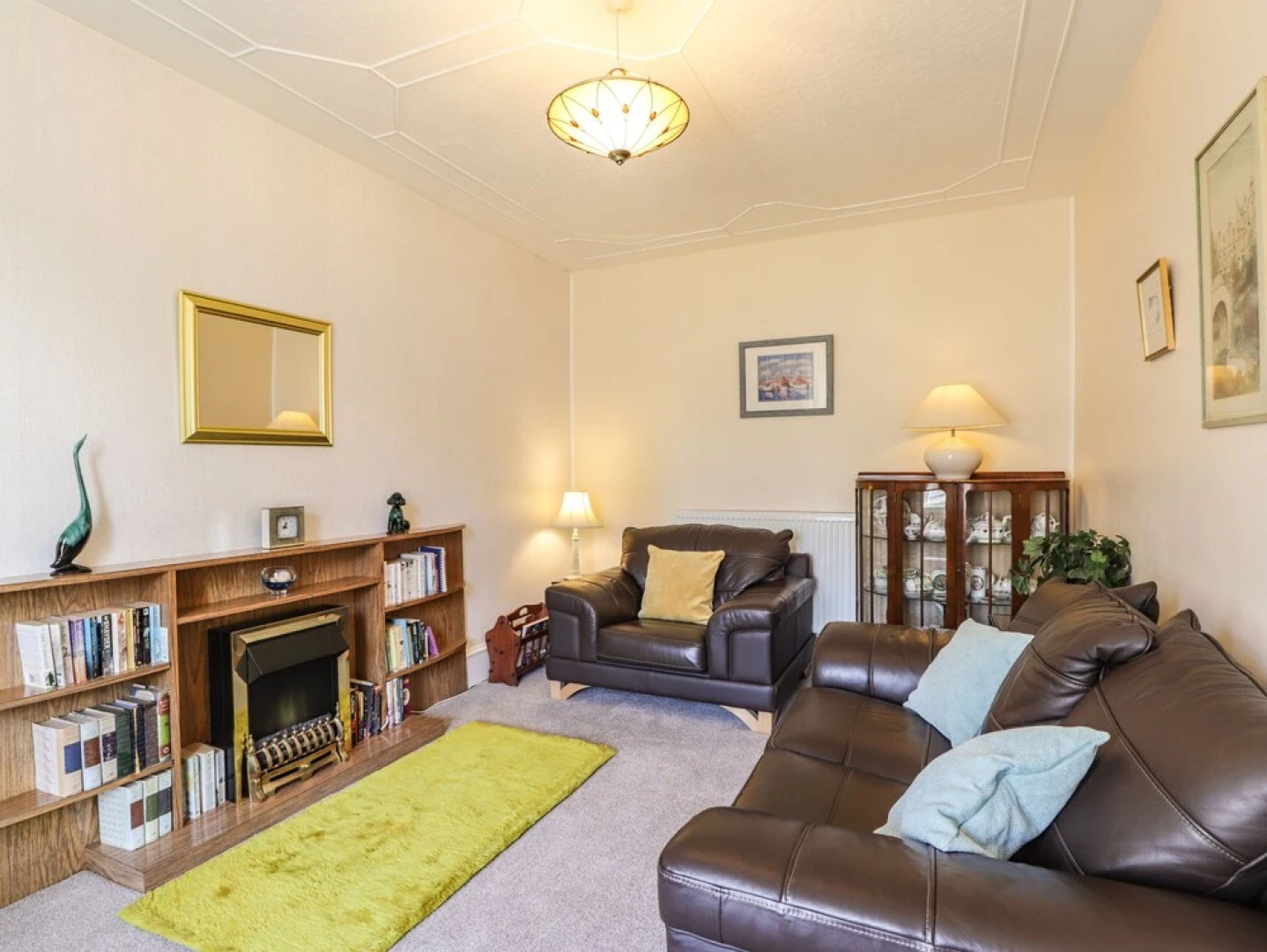 Holly Hoose