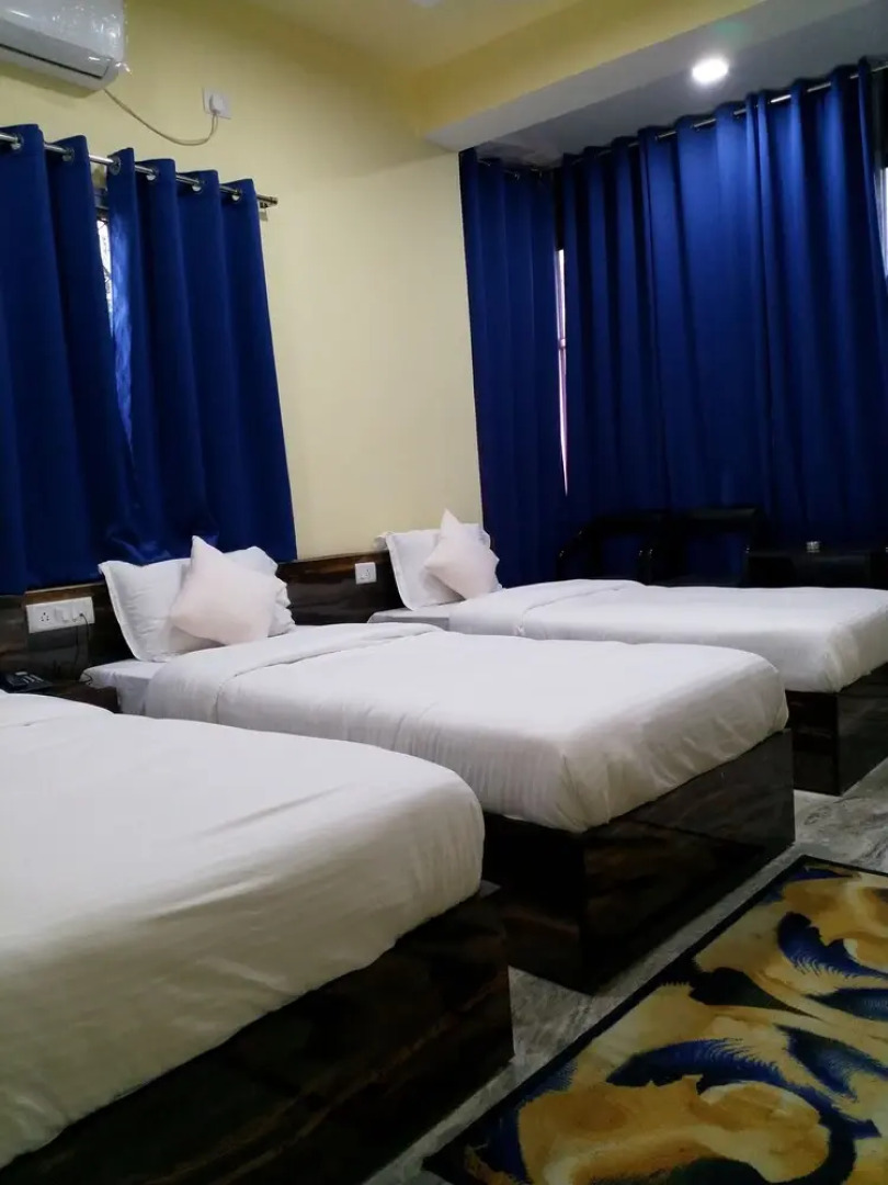 Tropical Toppings & Suite Rooms