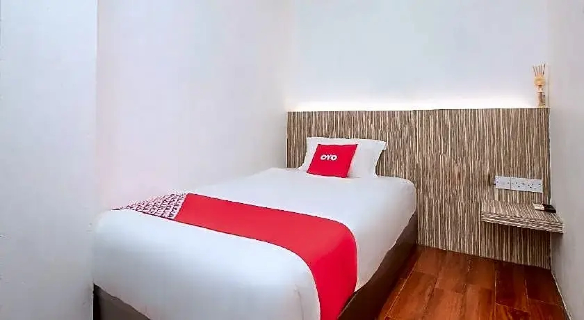 OYO 90102 7 Days Lodge