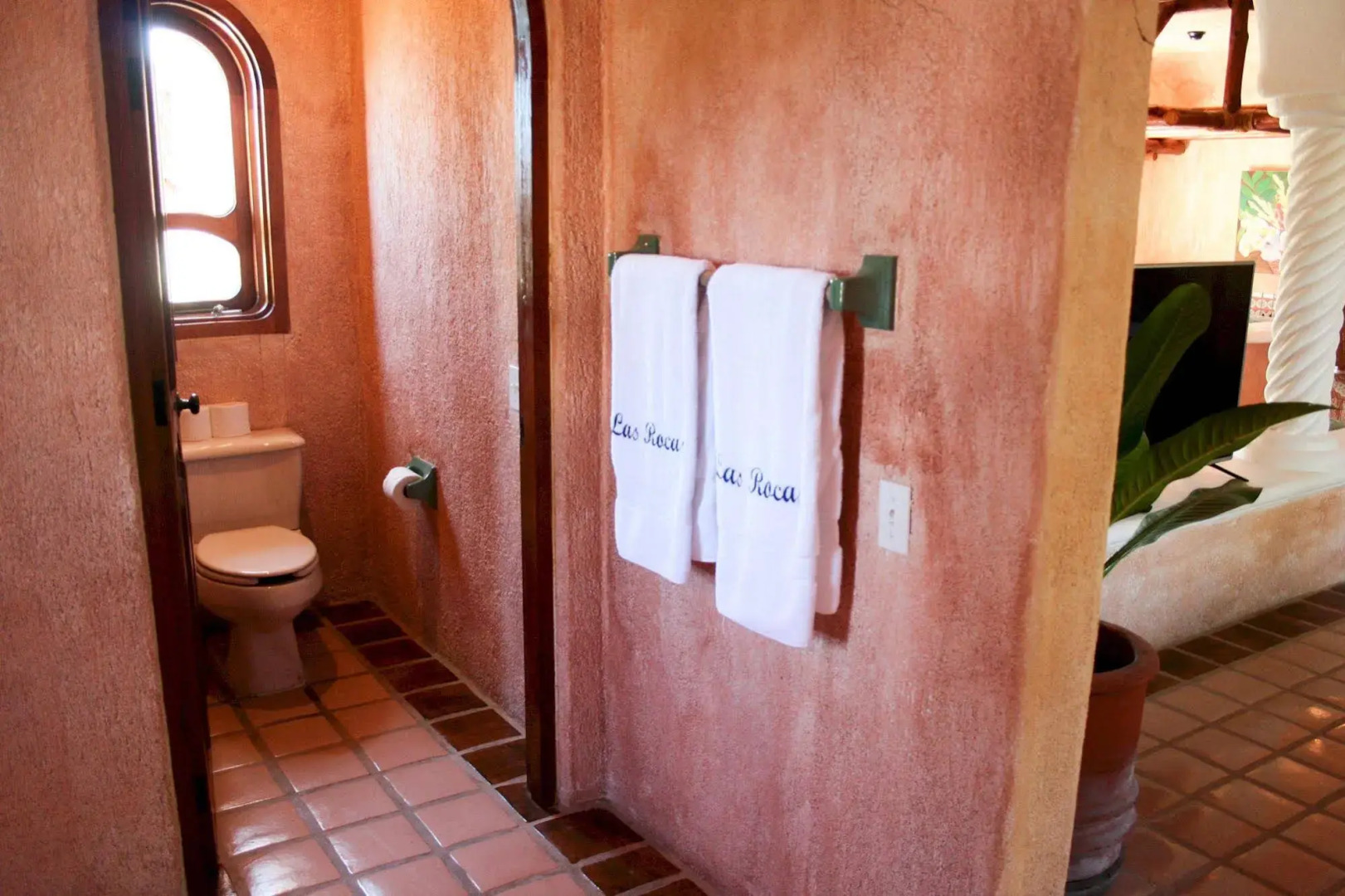 Las Mañanitas by Casago