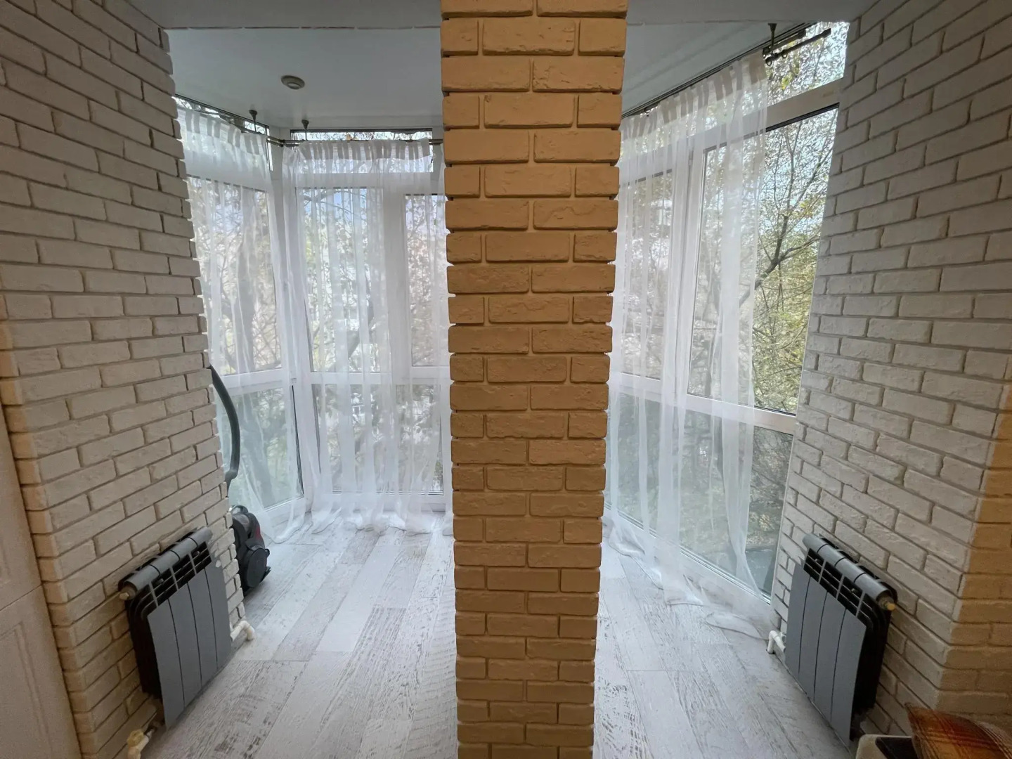 Апартаменты на улице Прапорщика Комарова 52