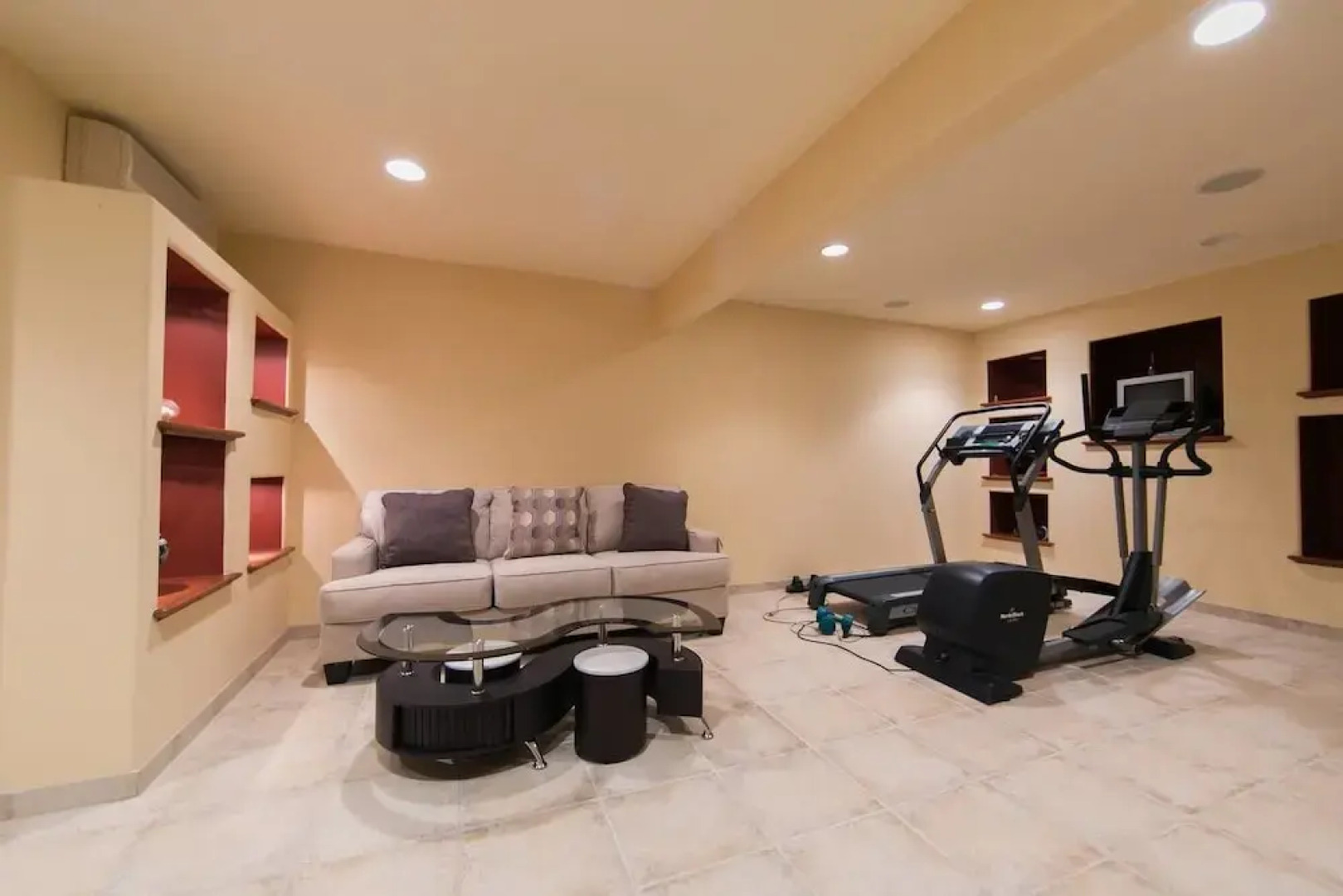 Luxurious Victorian Mansion on 200 Acre Estate