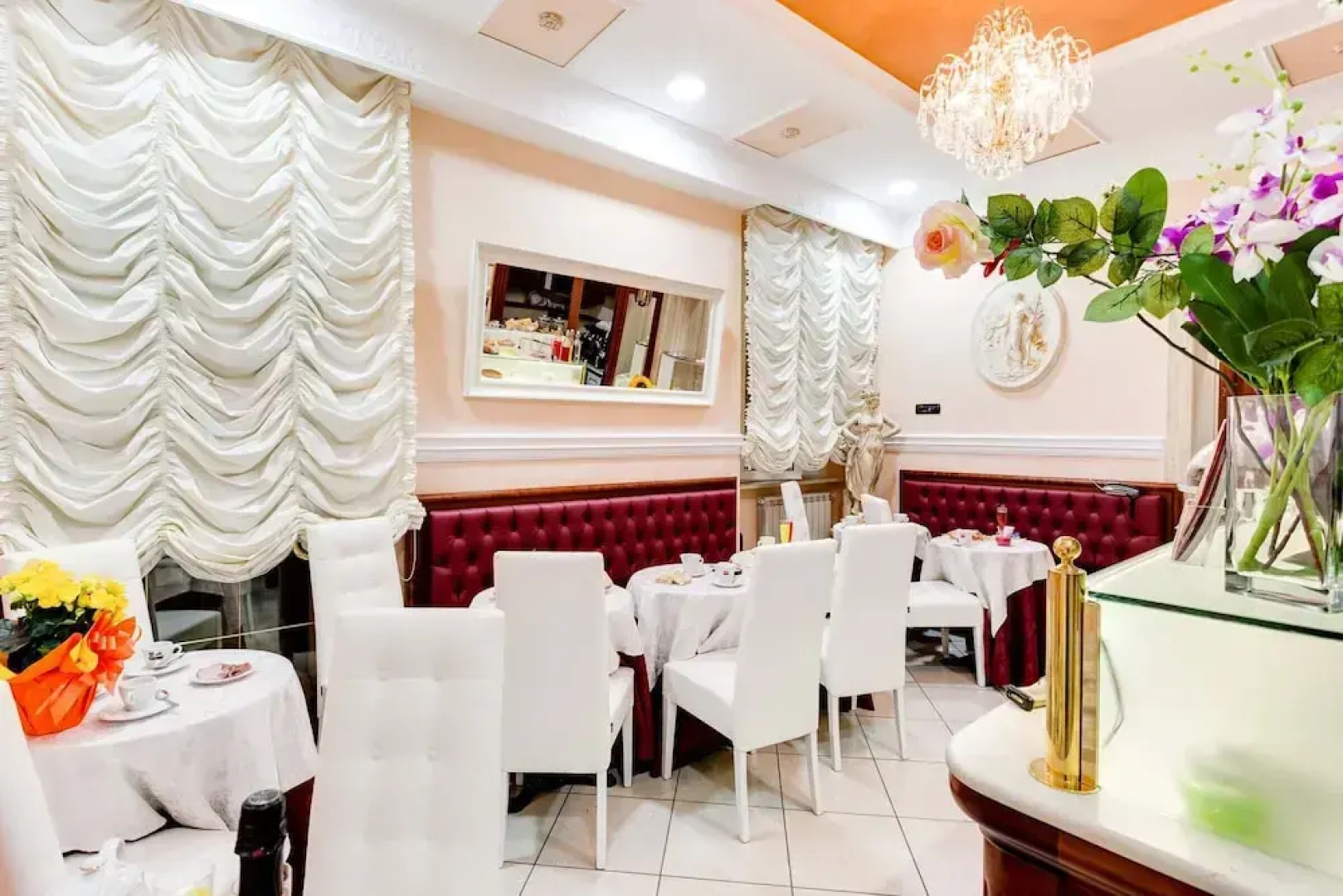 Caroline Suite