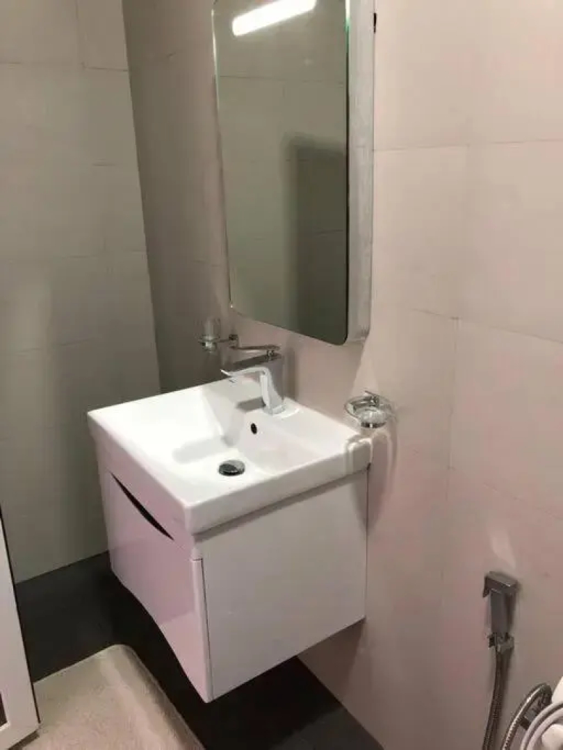 Modern luxury Condo,3 bedroom and 3 bathrooms