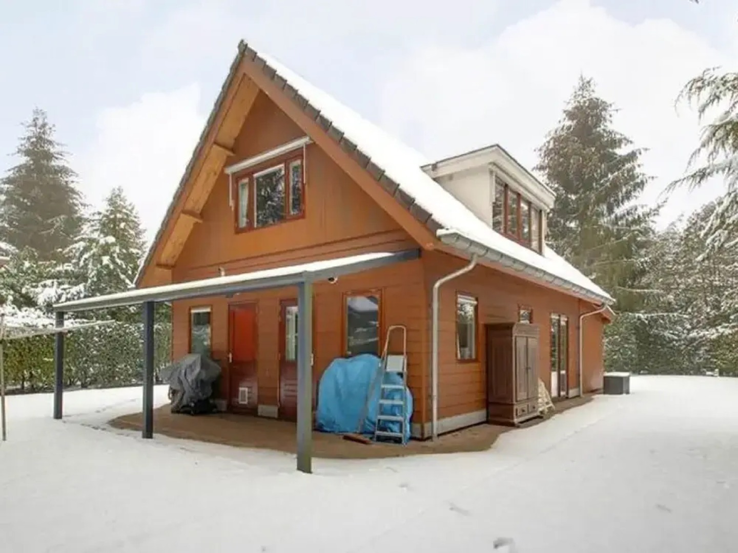 Terrace Apartment With Lush Garden