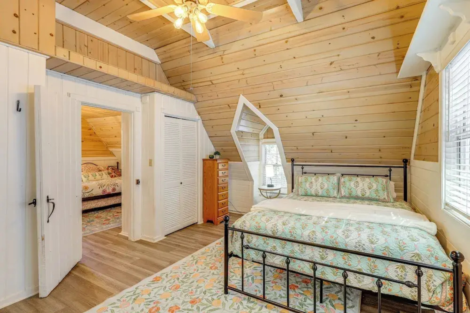 Walkable 'green Gables Cottage' in Lake Arrowhead