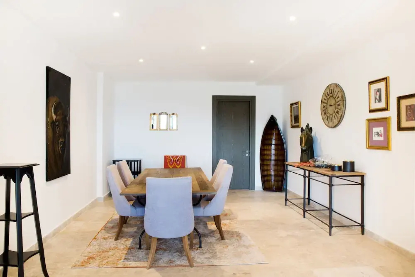 Important Group Villa Prestige