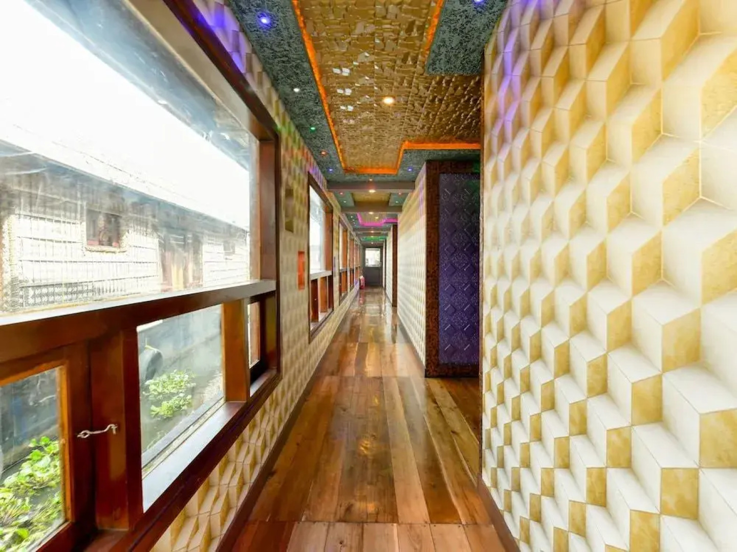 OYO 22272 Houseboat Anugraha 8 Bhk