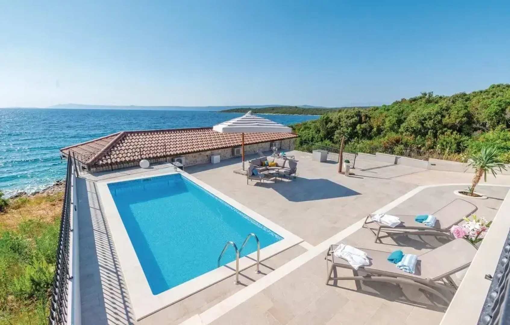 Awesome Home in Loviste With 2 Bedrooms, Wifi and Heated Swimming Pool