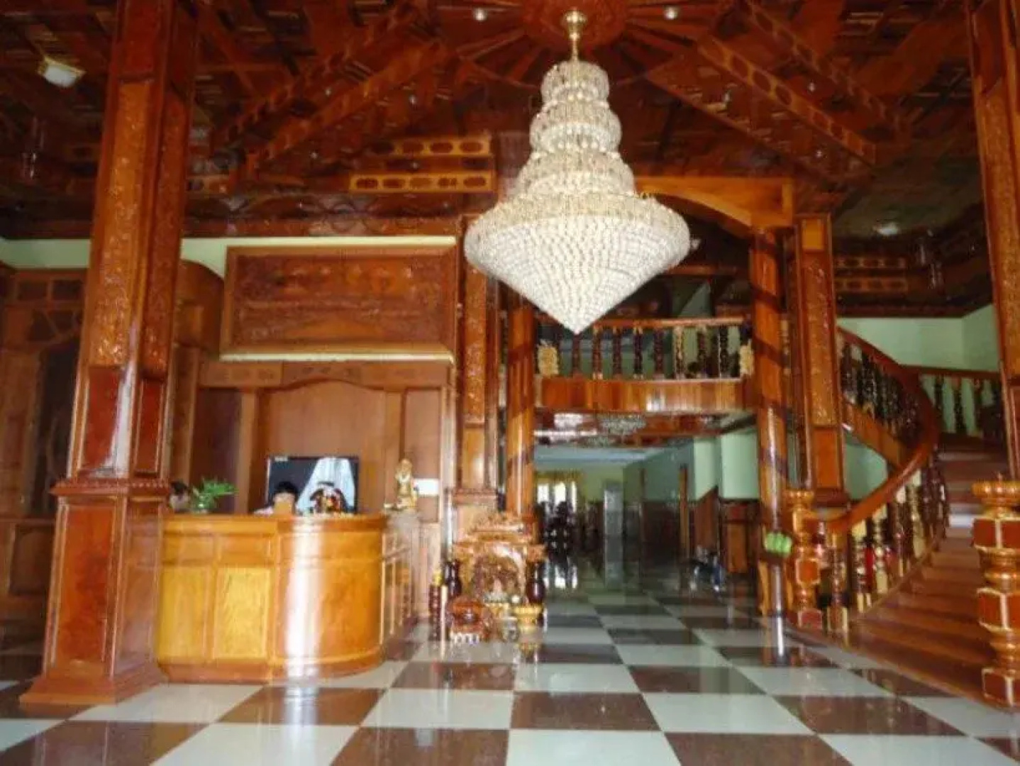 Luck Life World Hotel