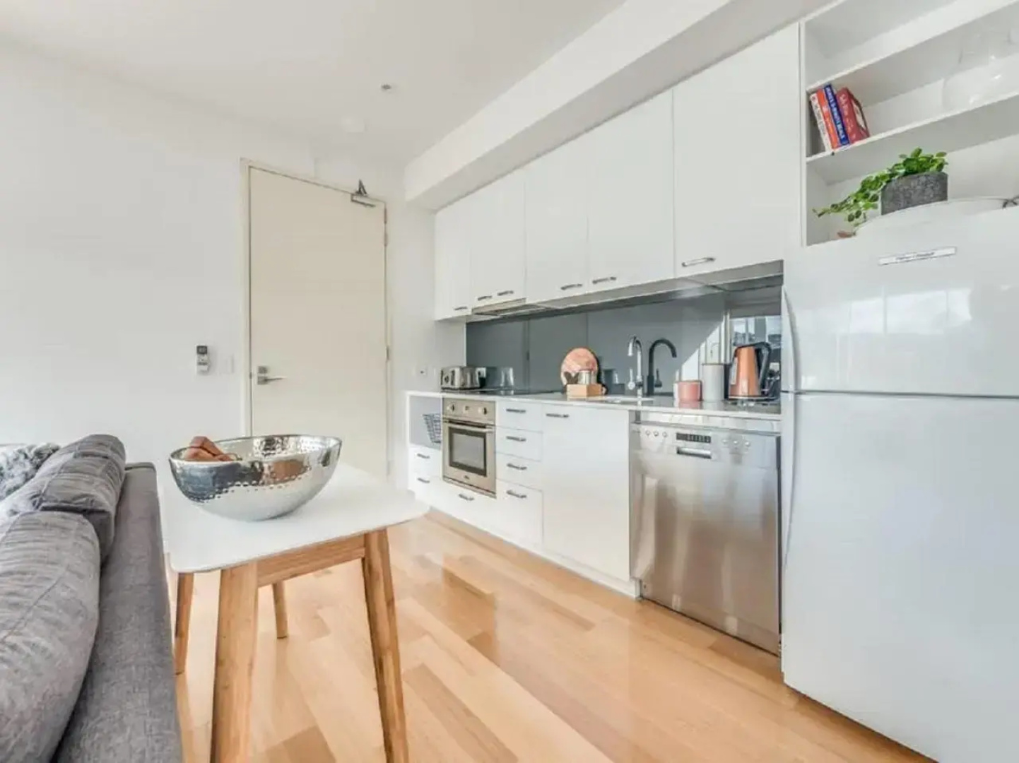 Bellerive Marina View Apartments No 28
