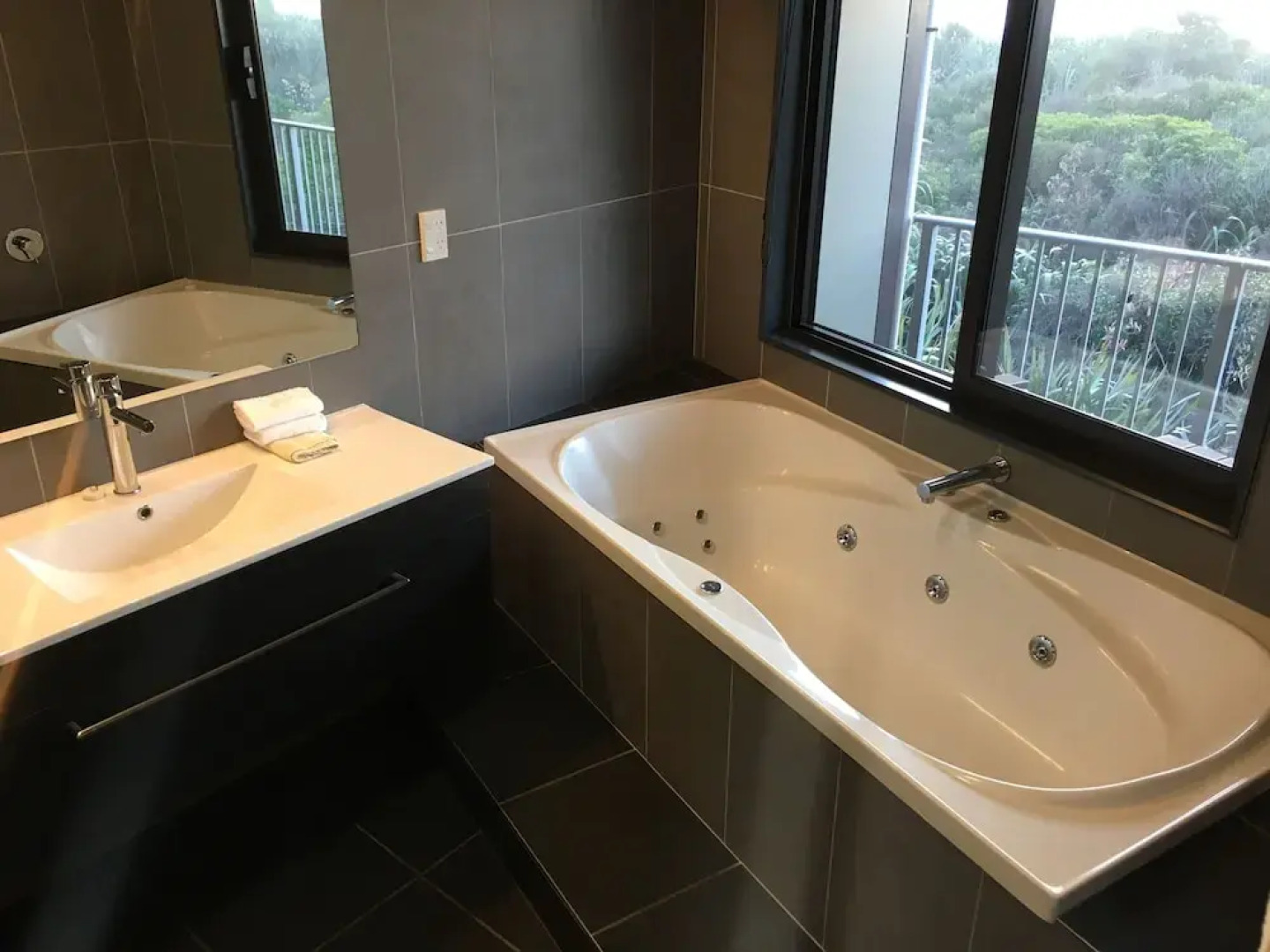 Greymouth Motels & Seaview Apartments