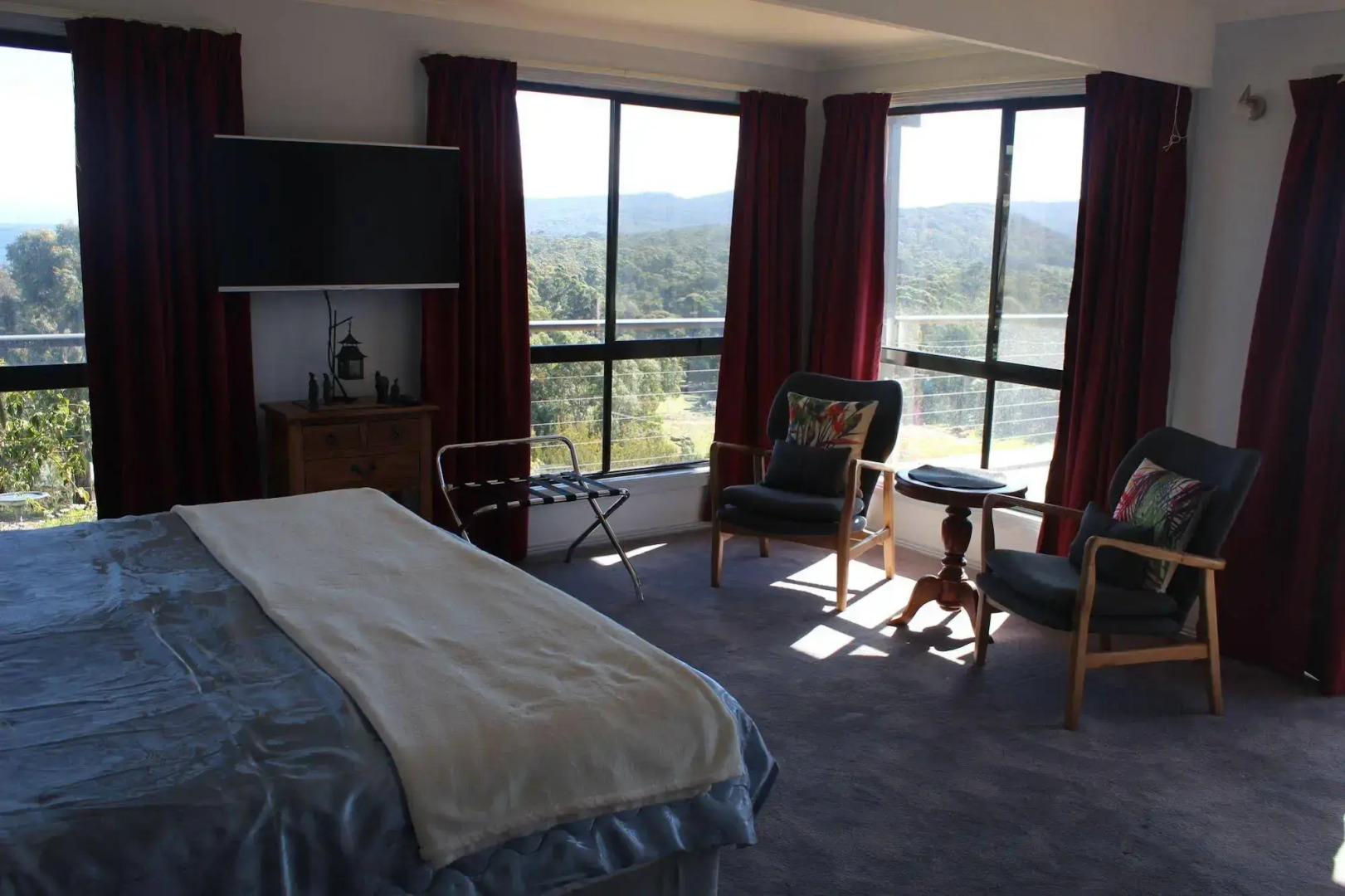 Storm Bay Guest House & Cottage