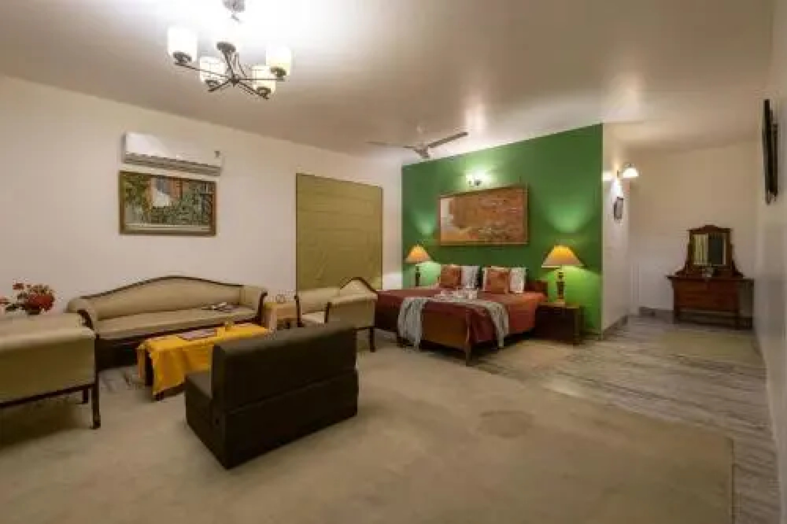 The Hideout by Vista Rooms
