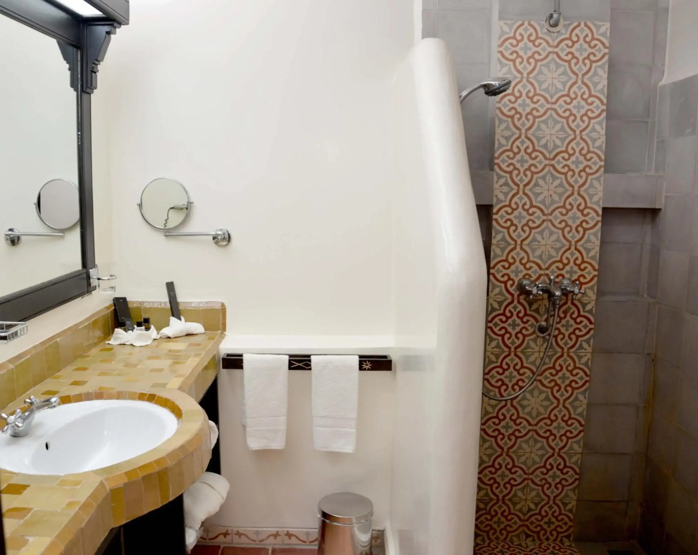 Borjs Hotel Suites & Spa