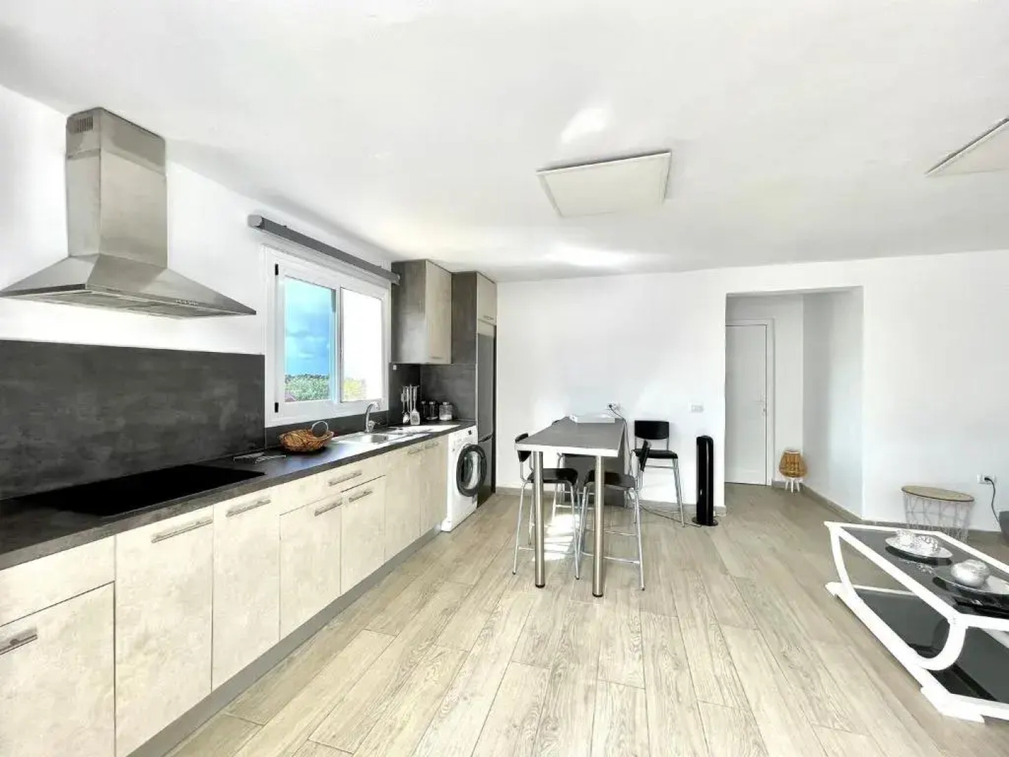 Two-Bedroom House 5, FreeWifi, AC, BBQ, Mountain View