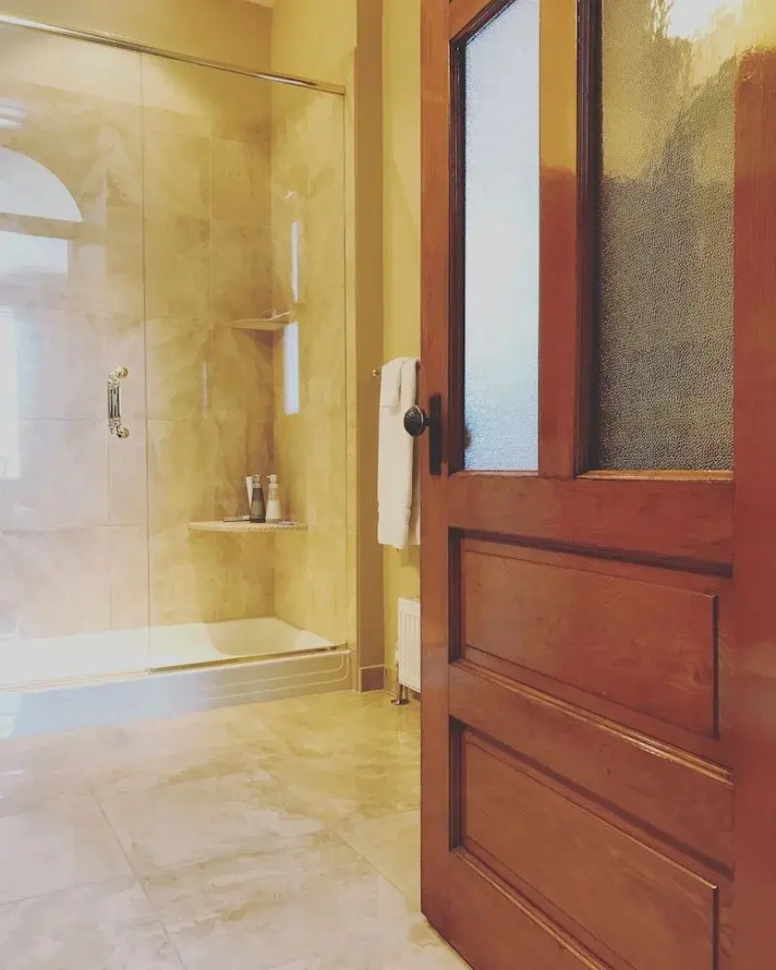 Castle La Crosse Bed and Breakfast