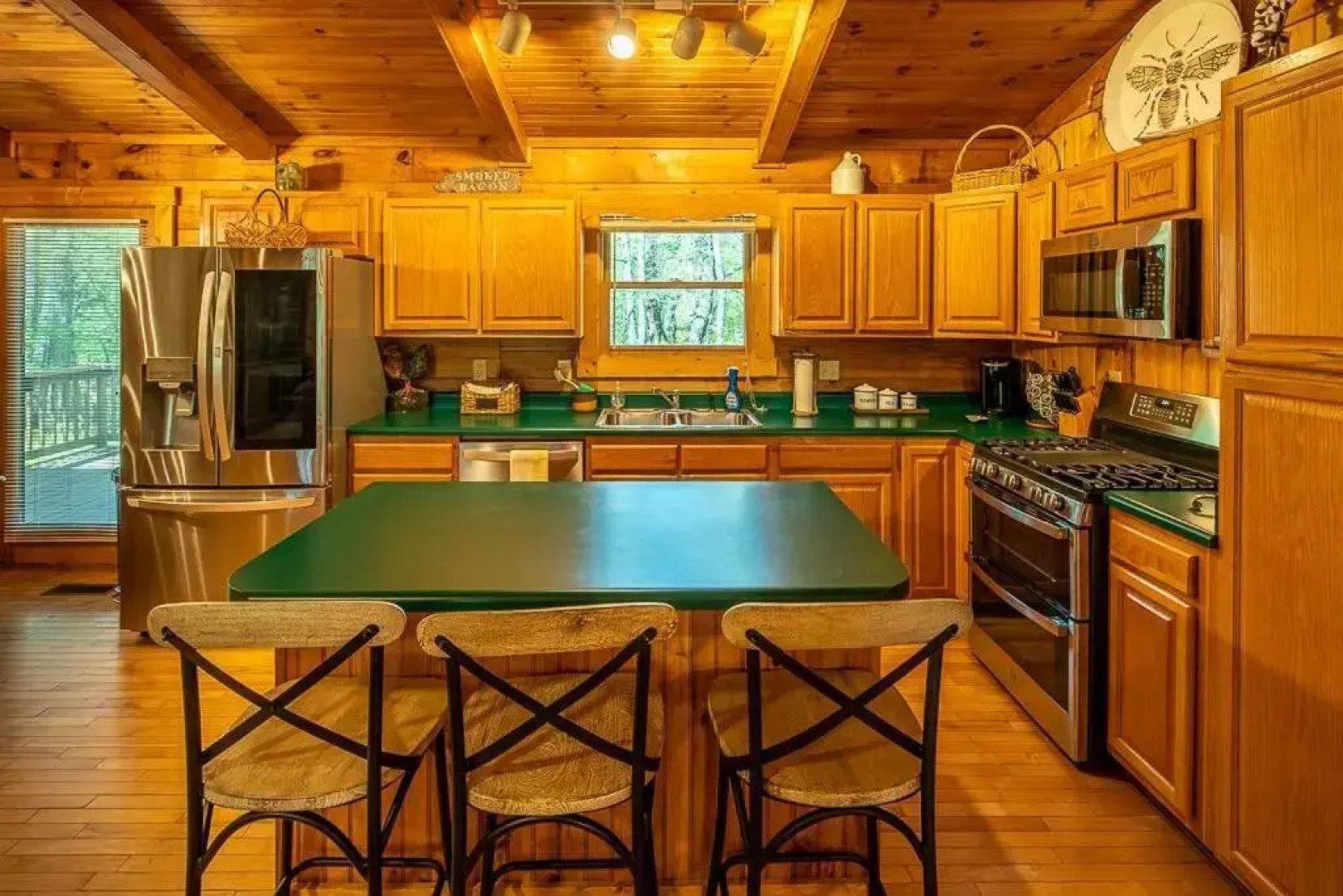 Cozy ‘Grey Fox’ Cabin Between Boone & Blowing Rock