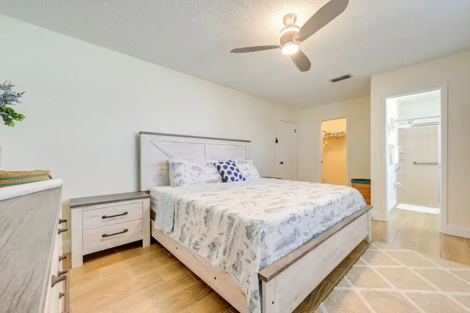 Port Richey Home w/ Pool, Near Beach Park!