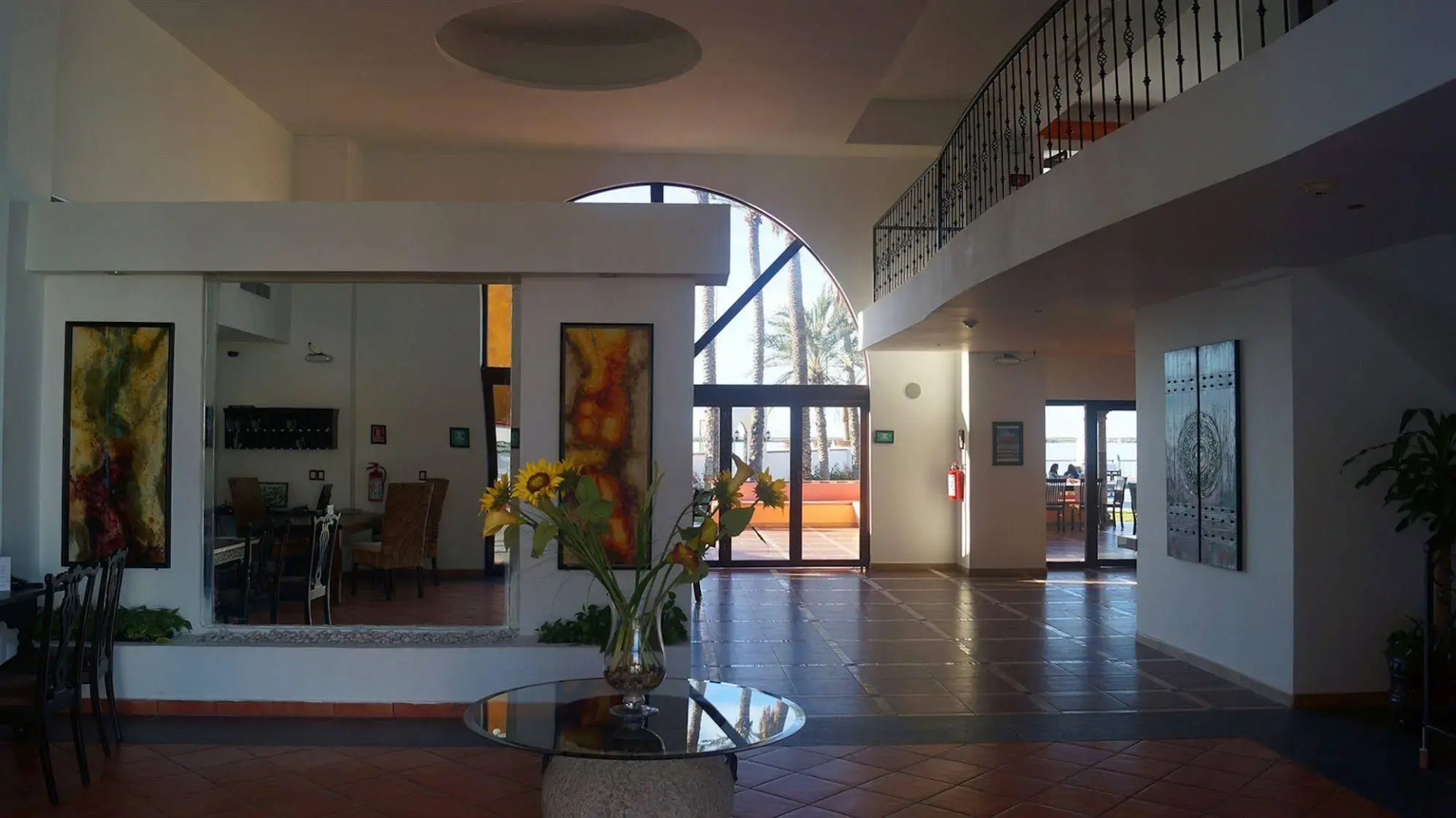 La Posada Hotel & Beach Club