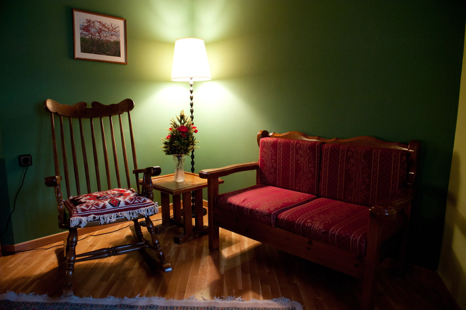 To Balcony tis Agorianis