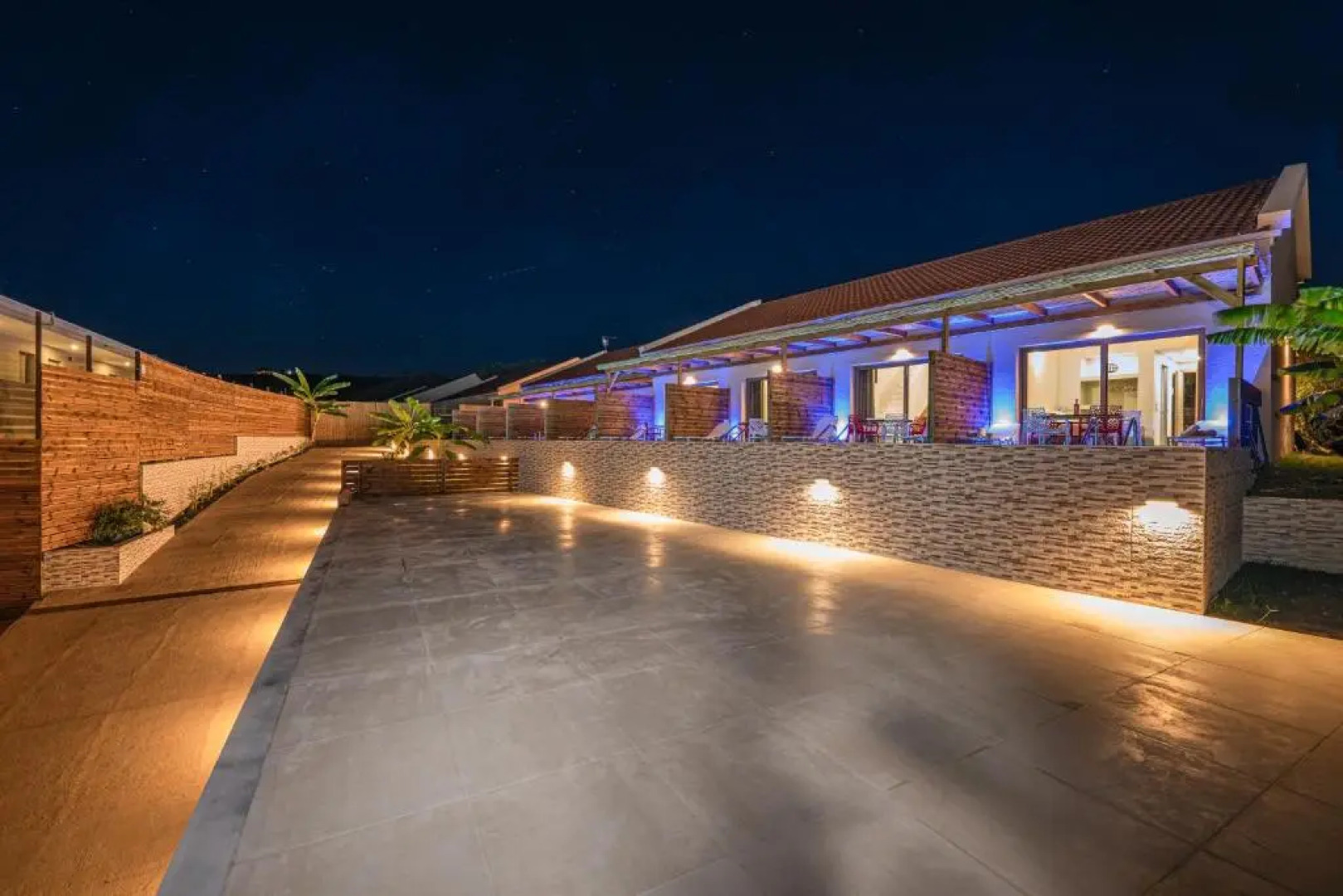 Kozanos Suites with Private Pool