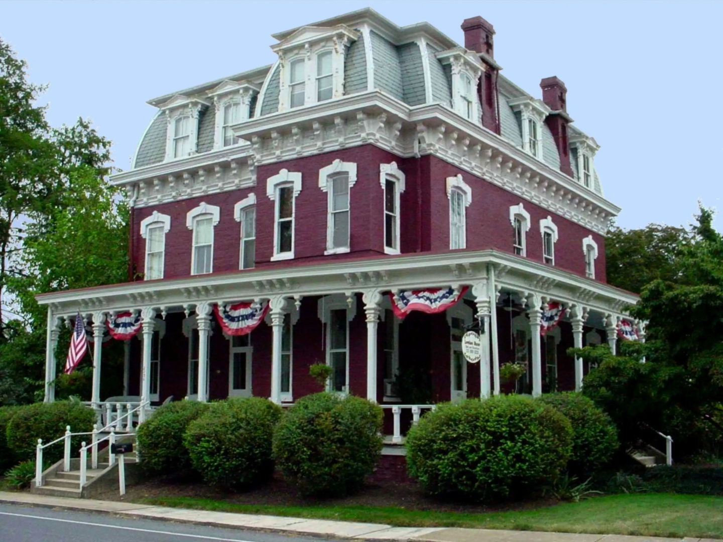 Lovelace Manor Bed and Breakfast