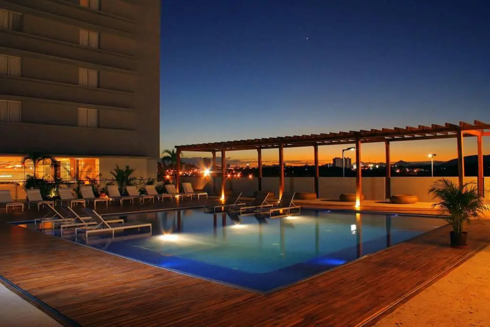 Hotel Trinitarias Suites