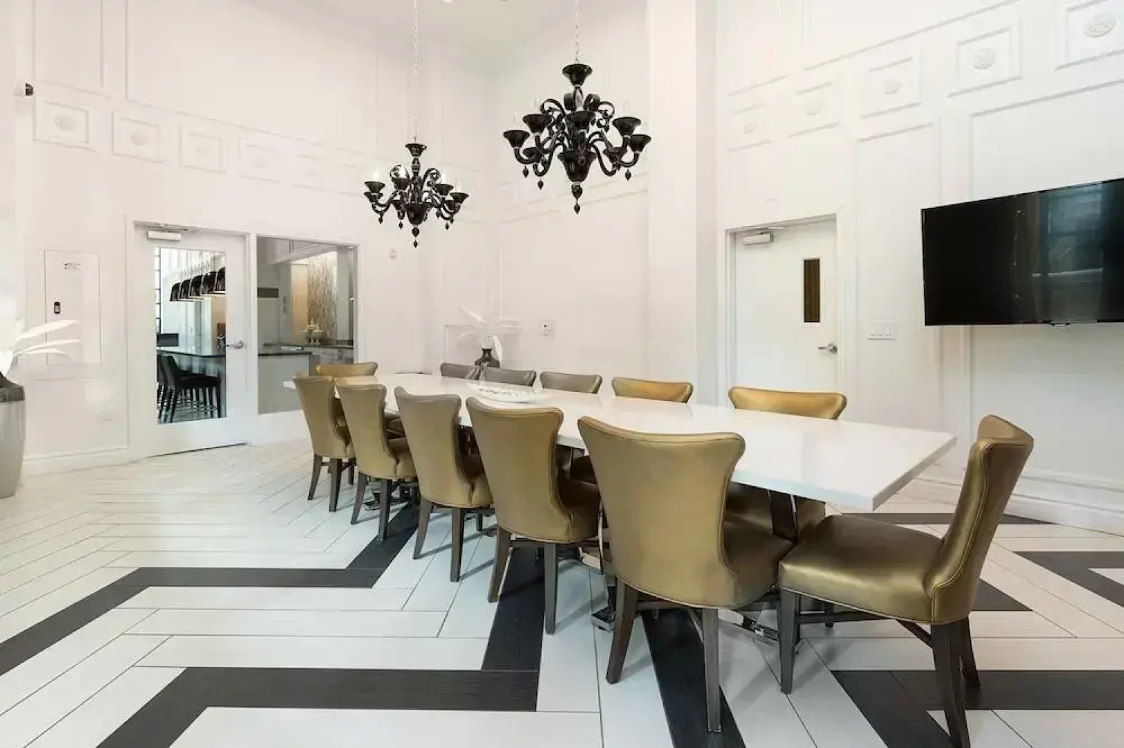 Global Luxury Suites Baypointe Station