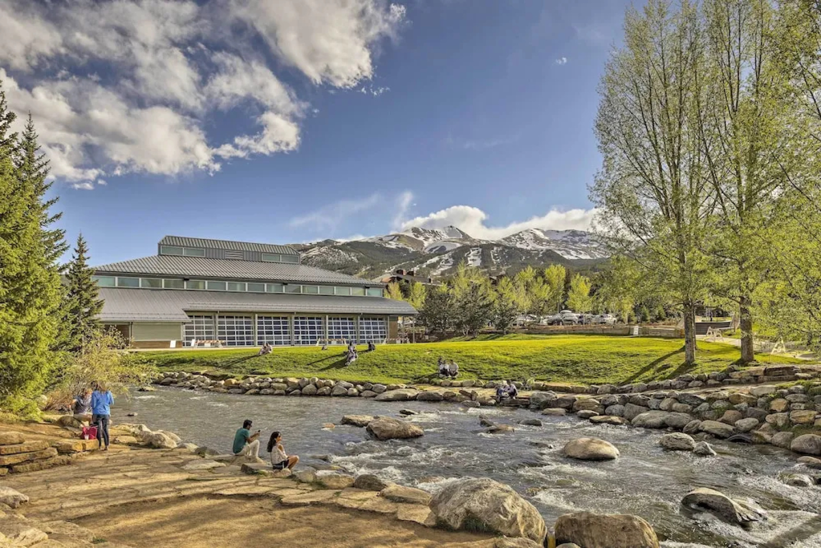 Lakefront Dillon Gem w/ Balcony: 6 Mi to Keystone