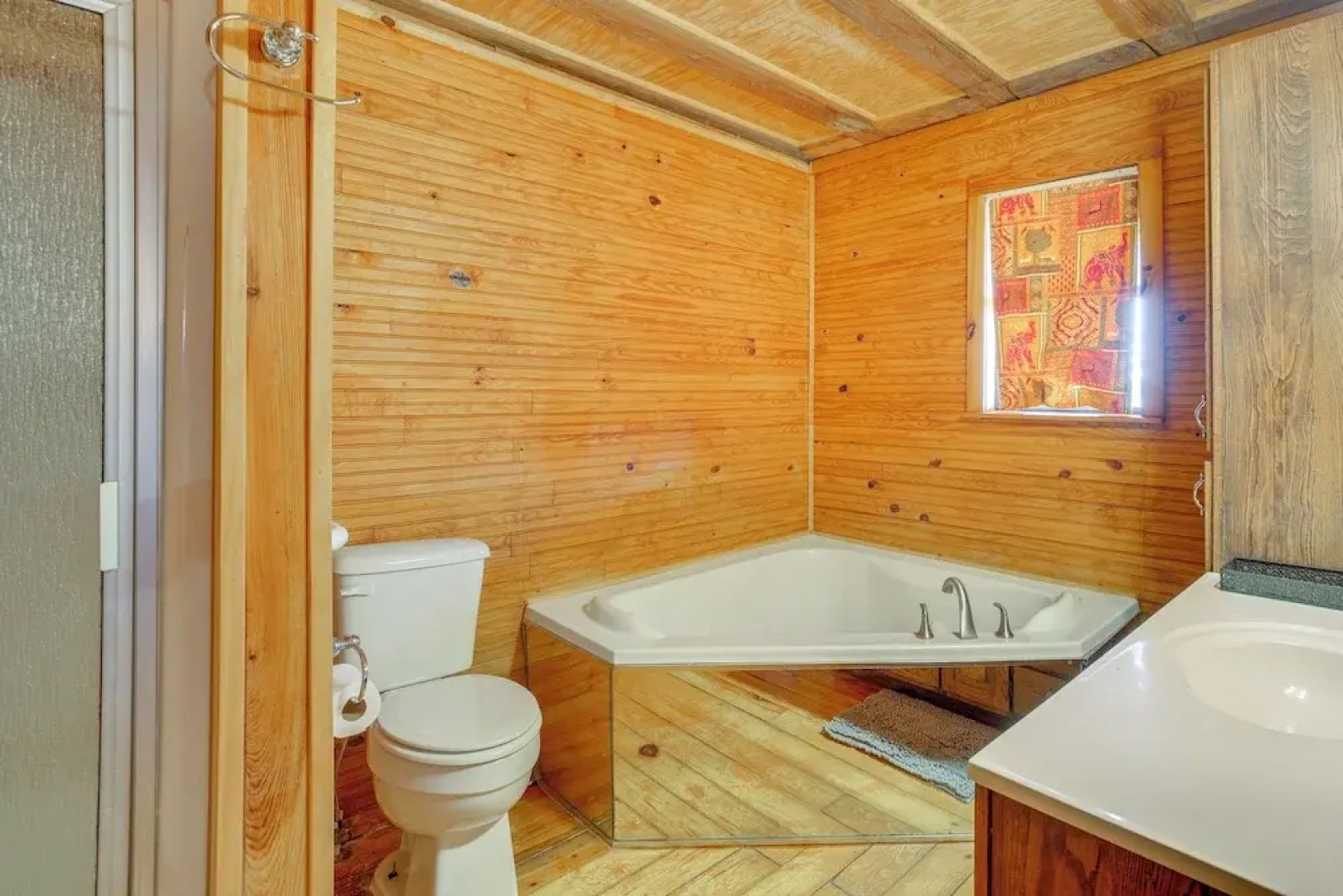 Private Lake On-site: Secluded Retreat in Grant!