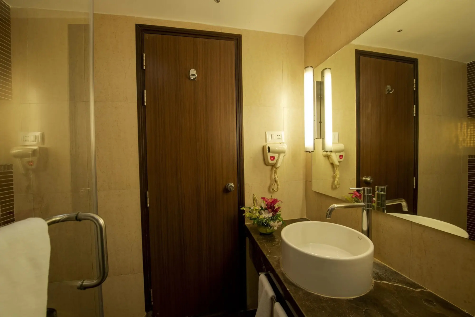 Express Inn The Business Luxury Hotel